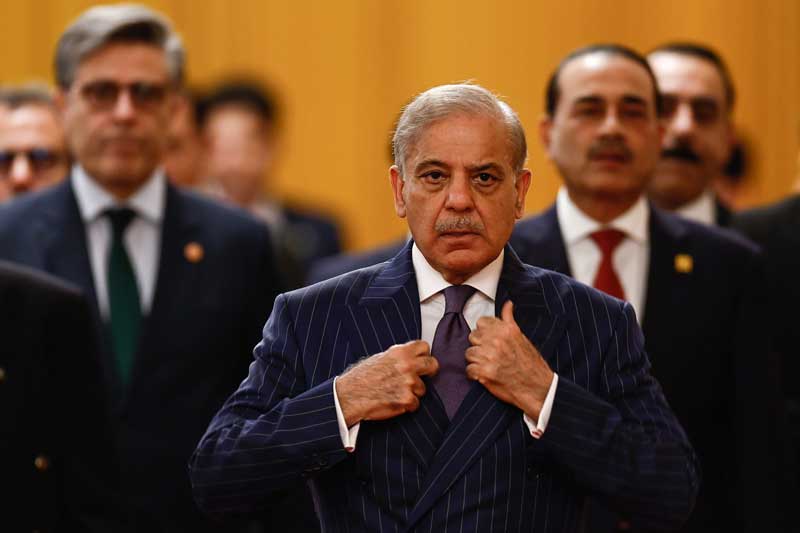 Il Primo Ministro pakistano Shehbaz Sharif incontra il Presidente cinese Xi Jinping a Pechino
